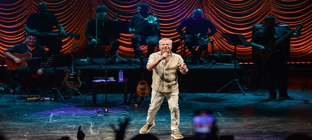 LEVENT YÜKSEL 30.YILA ÖZEL SENFONİK ORKESTRASI İLE KONSER VERECEK