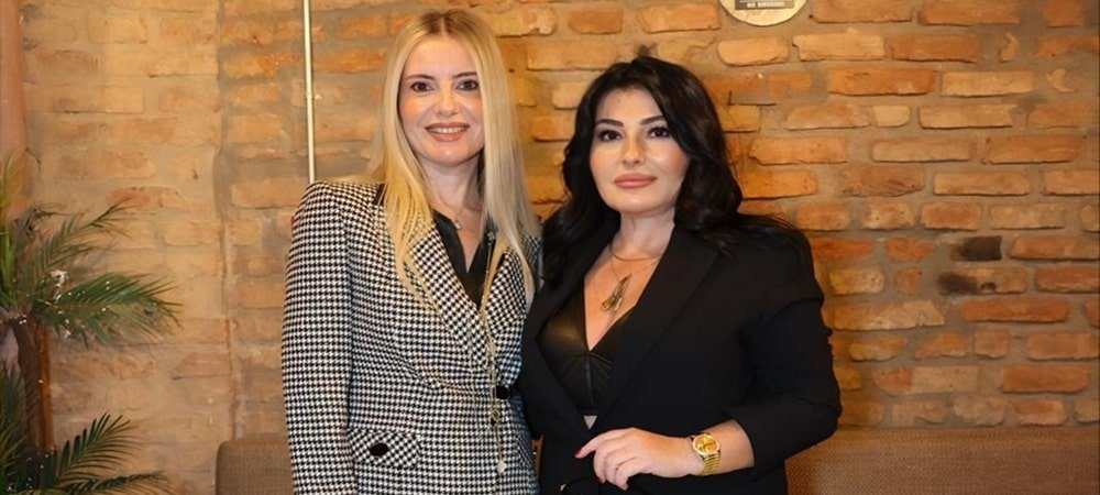 AYSHEN ÖZKAN JEWELRY” GİYİLEBİLİR SANAT YAKLAŞIMIYLA ÖZEL BİR DAVETTE TANITILDI