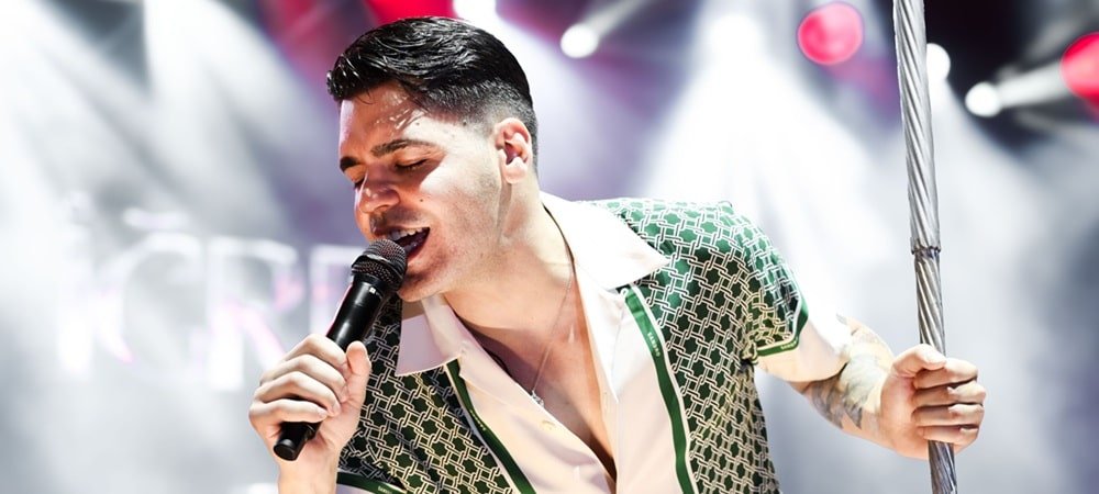 Emir Can İğrek’ten İki Konserde Minik Hayranlarına Sürpriz 