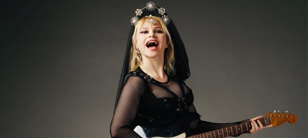 SEÇKİN PİRİLER'DEN ROCK DOKUNUŞLU “AŞKPRESEST”