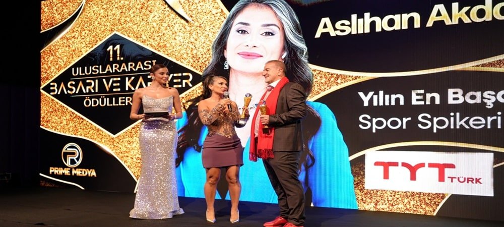 BURHAN AKDAĞ VE KIZI ASLIHAN AKDAĞ TÜRKER AYNI GECEDE ÖDÜL ALDI