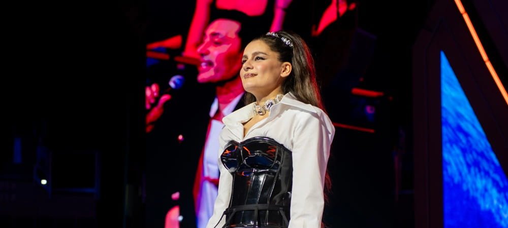 Mustafa Sandal Saygı gecesinde Atiye'den büyüleyici Şov